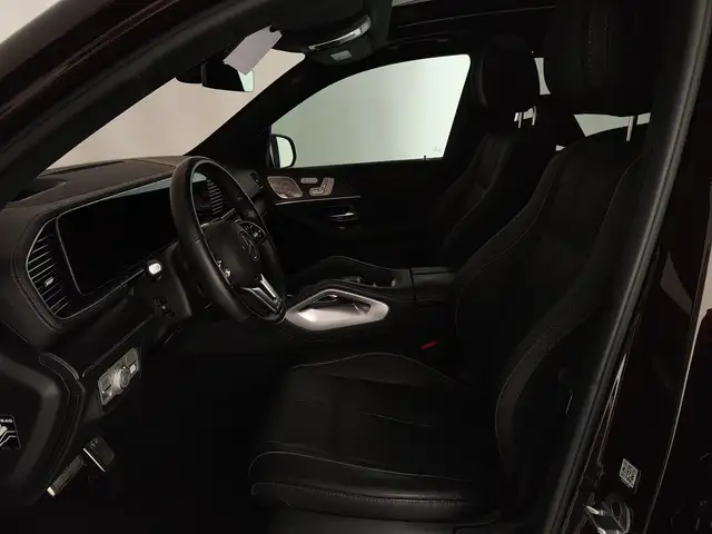 Mercedes-Benz GLS 600 view 9