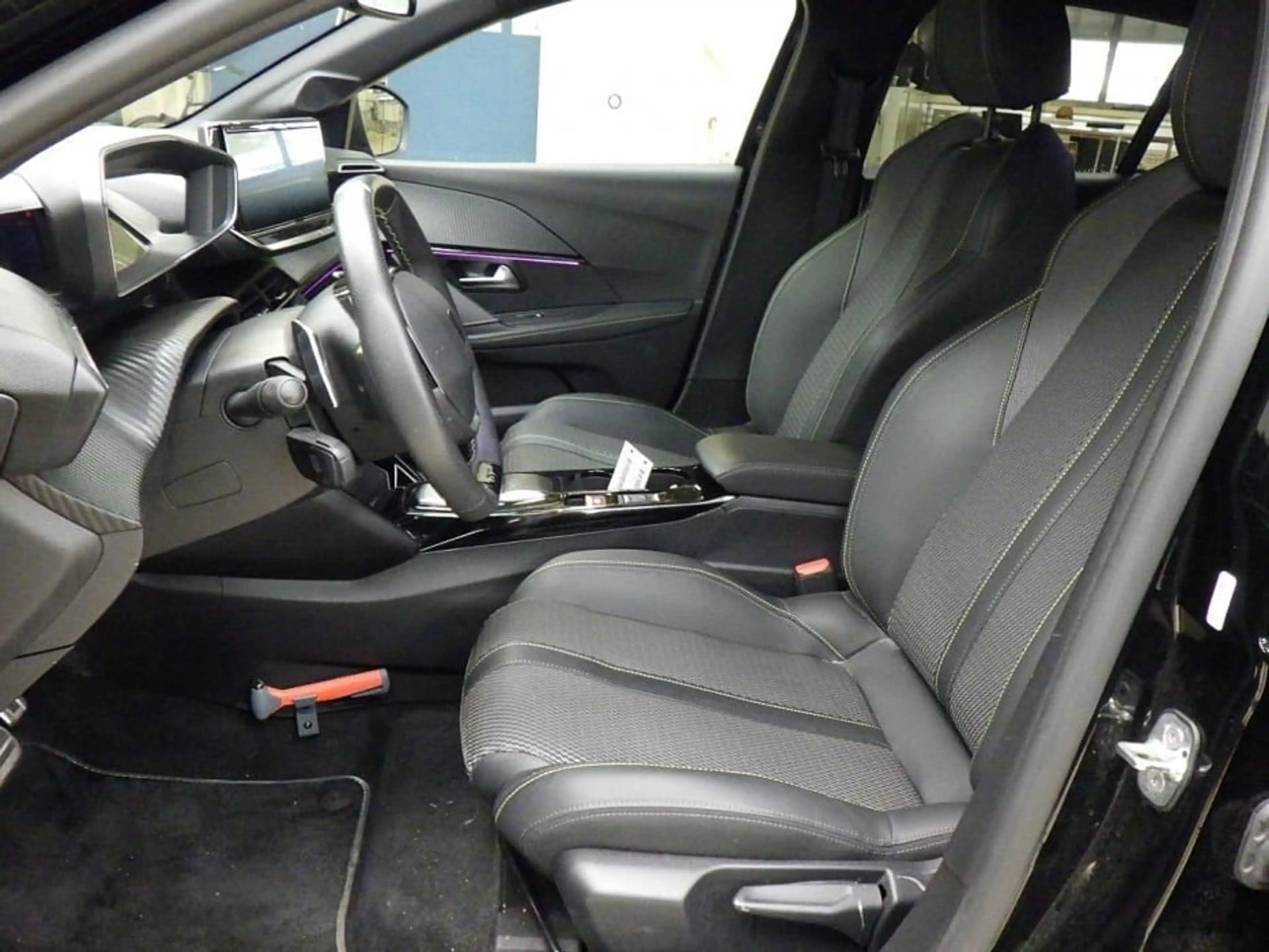 Peugeot 208 1.2 HYBRID 145PK GT PACK AUTOMAAT / NAVI / LEDER / — photo 6