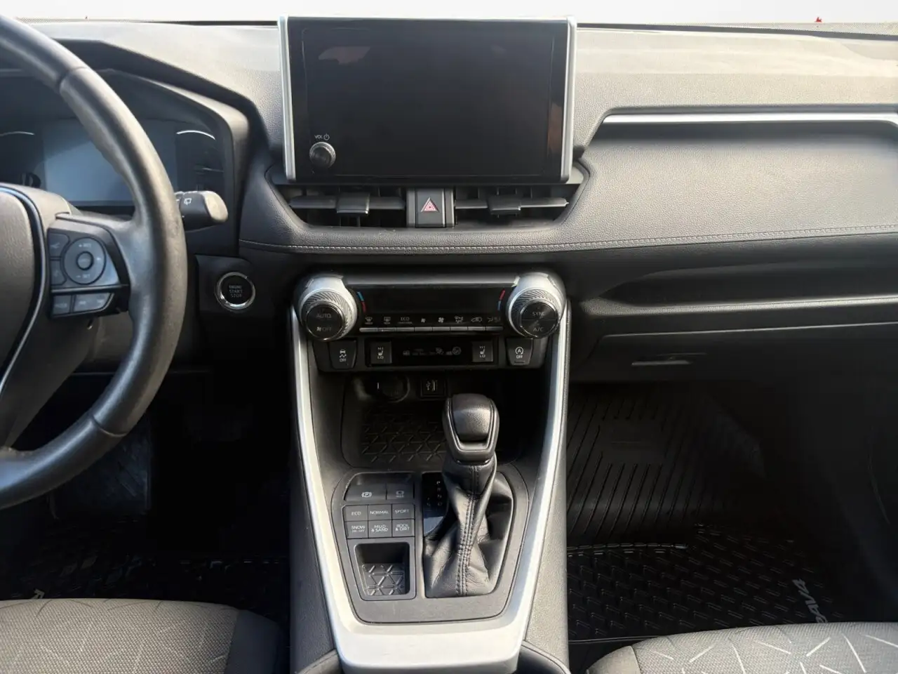 Toyota RAV 4 снимка Toyota RAV 4