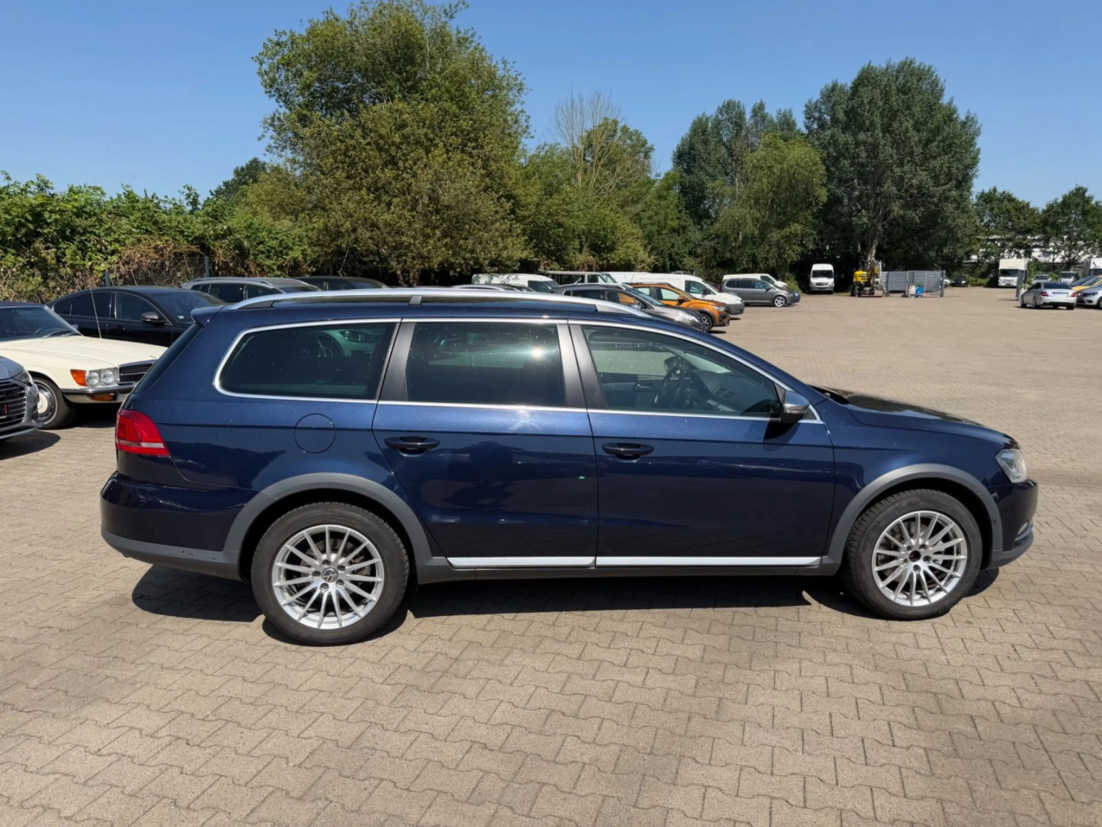 Volkswagen Passat Alltrack Variant Basis BMT 4Motion/LED — photo 4