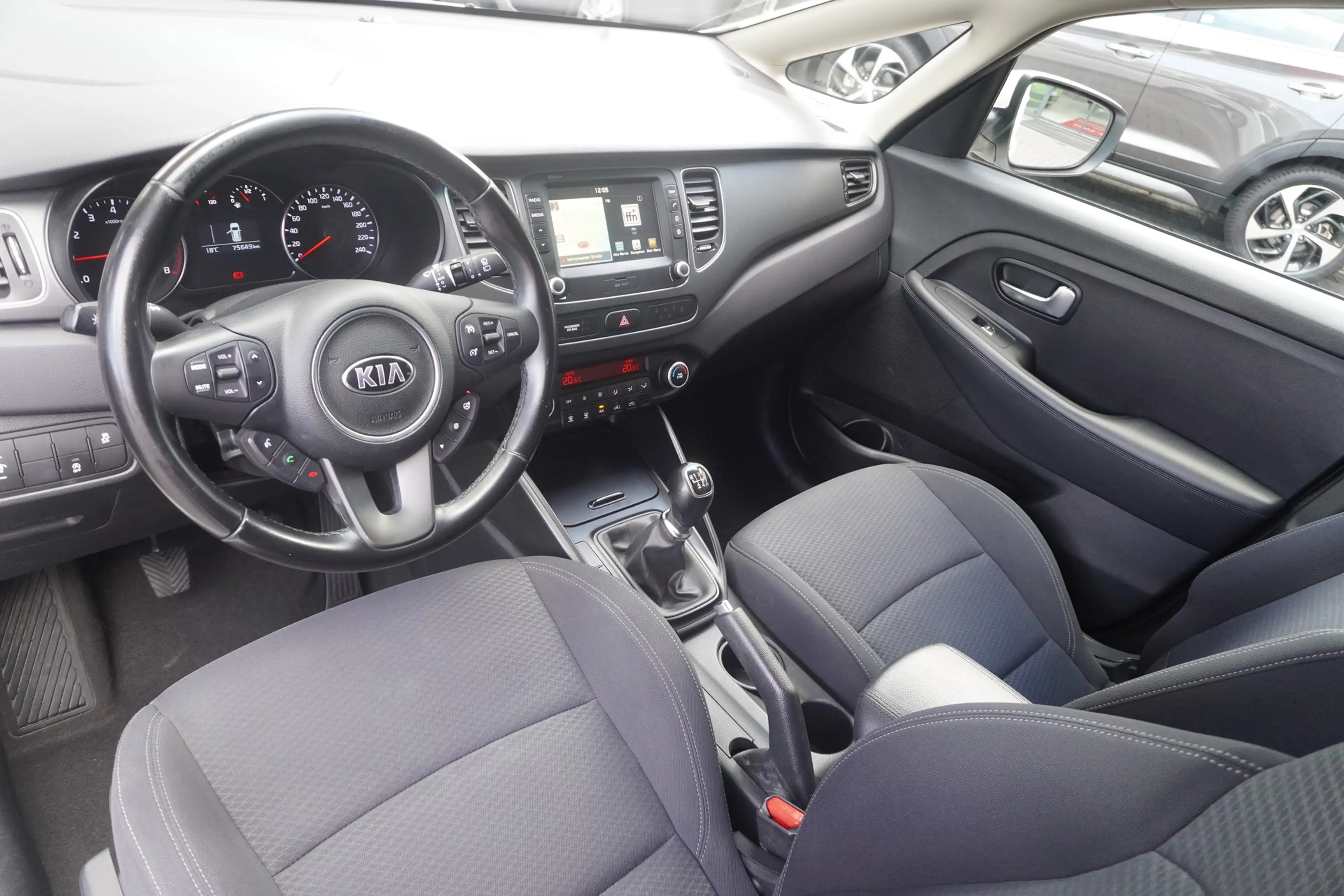 Kia Carens 1.6 Edition 7 AHK Navi Kamera Tempomat — photo 8