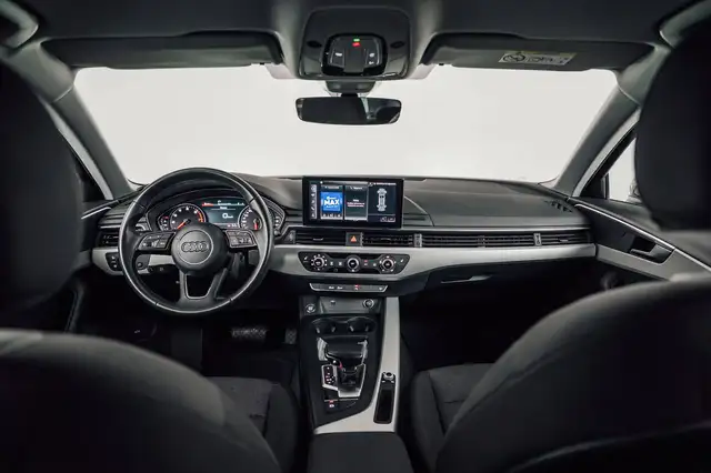 Audi A4 view 13