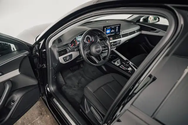 Audi A4 view 12
