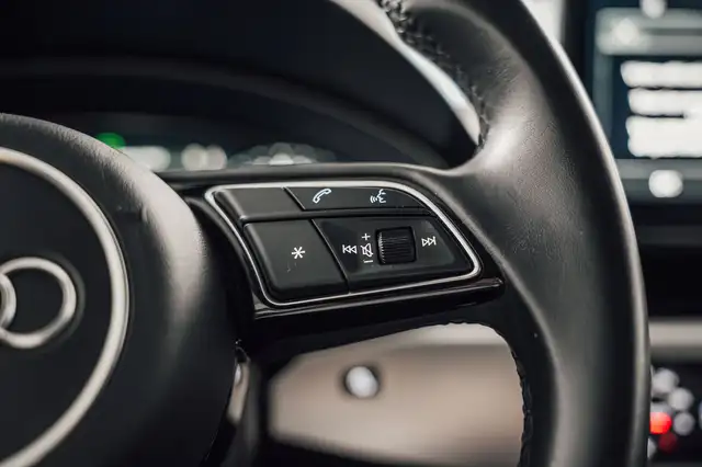 Audi A4 view 16