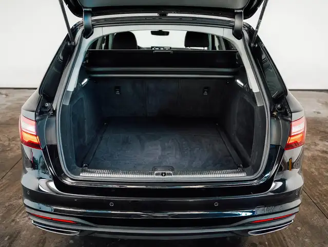 Audi A4 view 7