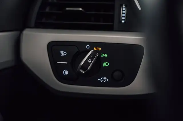 Audi A4 view 28