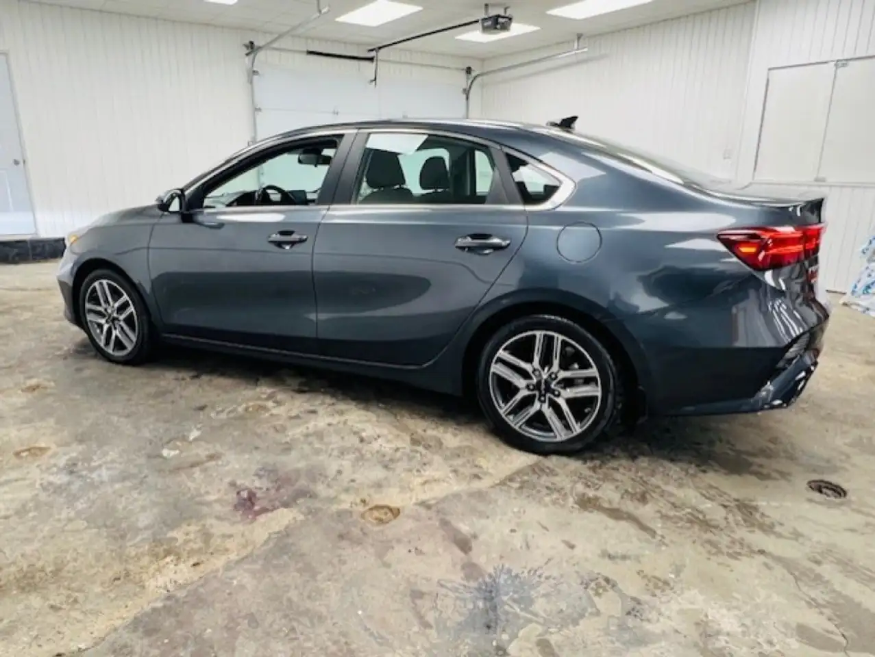 Kia Forte снимка Kia Forte