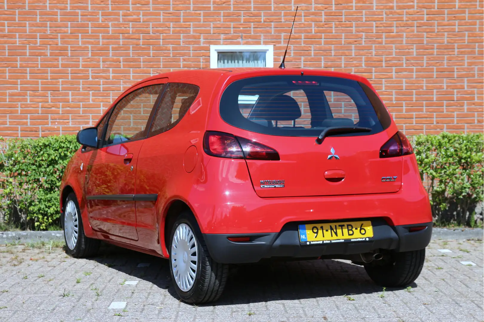 Mitsubishi Colt 1.1 75pk Edition One UNIEK! | NL-auto | Unieke KM Rood - 2