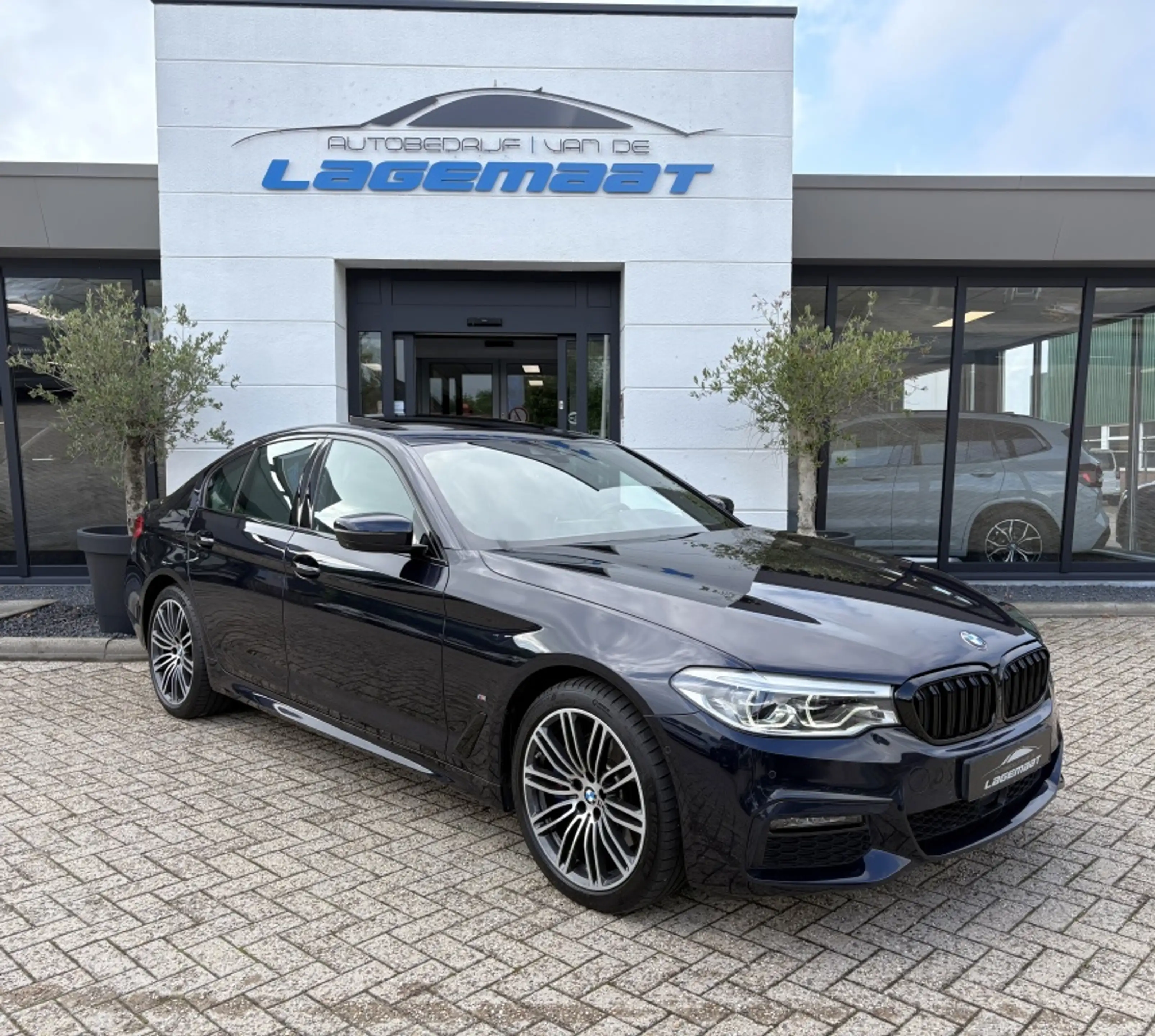 BMW 530 5-serie 530e M-Sport Vol! | Pano | Soft Close | He — photo 3