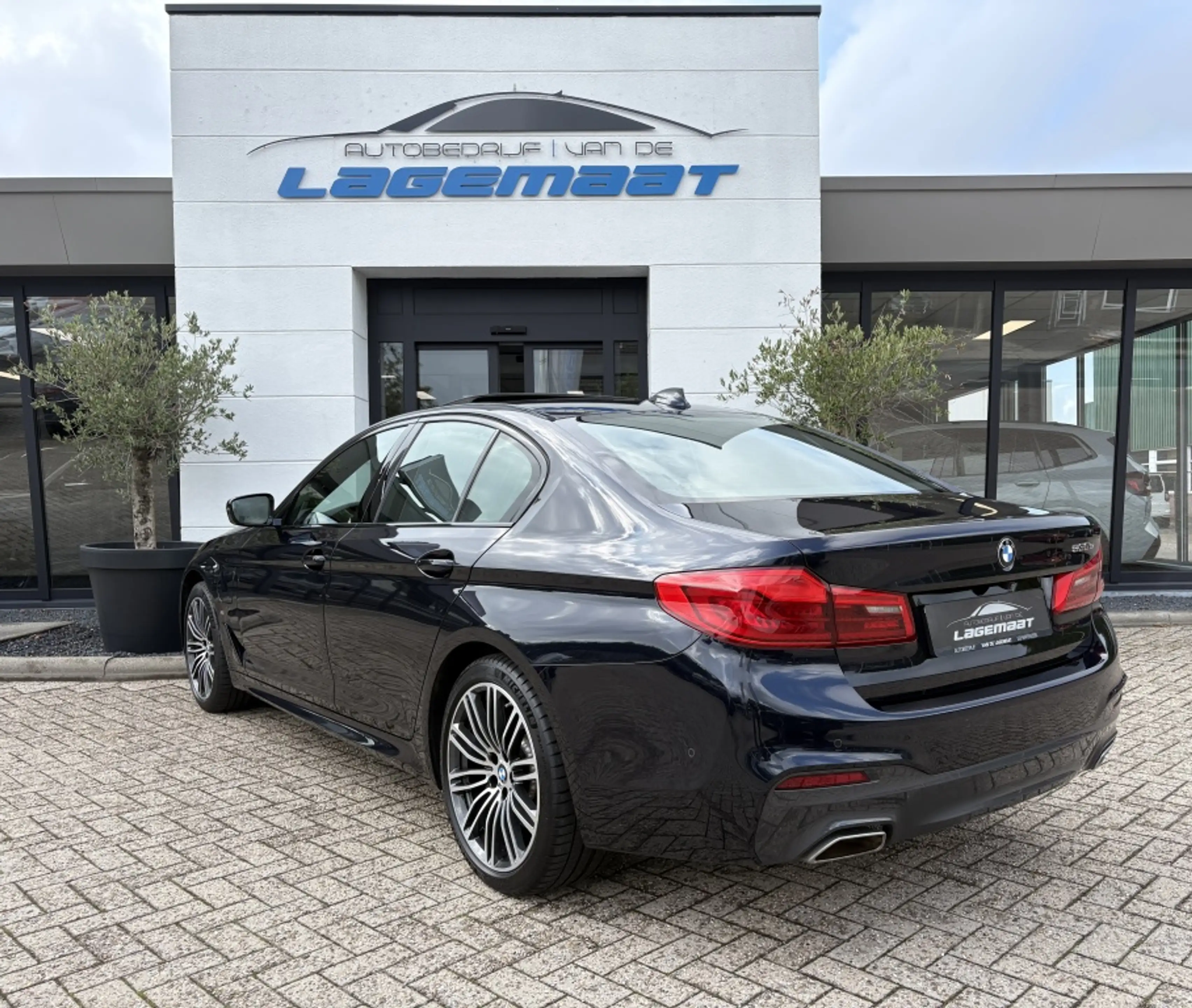 BMW 530 5-serie 530e M-Sport Vol! | Pano | Soft Close | He — photo 4