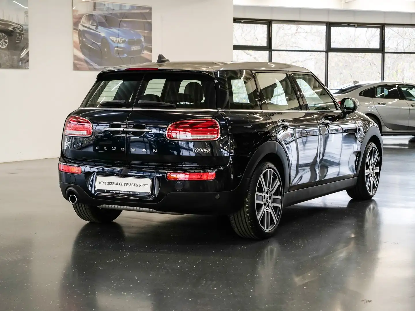 MINI Cooper Clubman Cooper Younique Trim Aut Nav LED RFK+PDC Komfzg Schwarz - 2