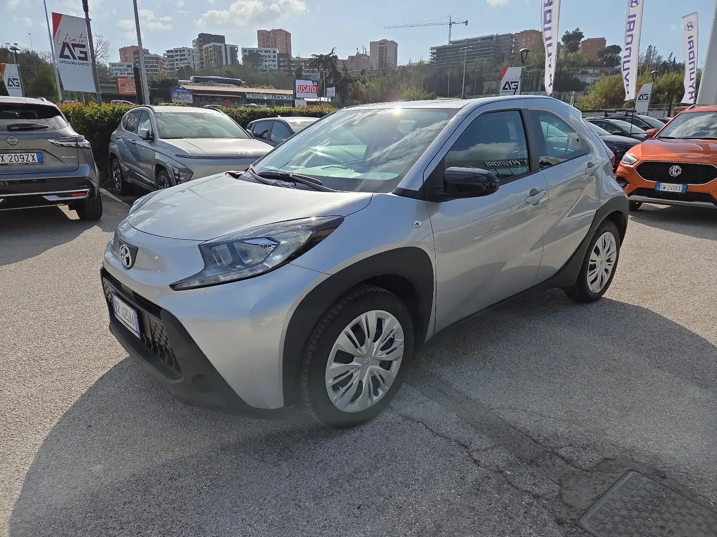 Toyota Aygo X 1.0 VVT-i 72 CV 5 porte Active Argento - 1