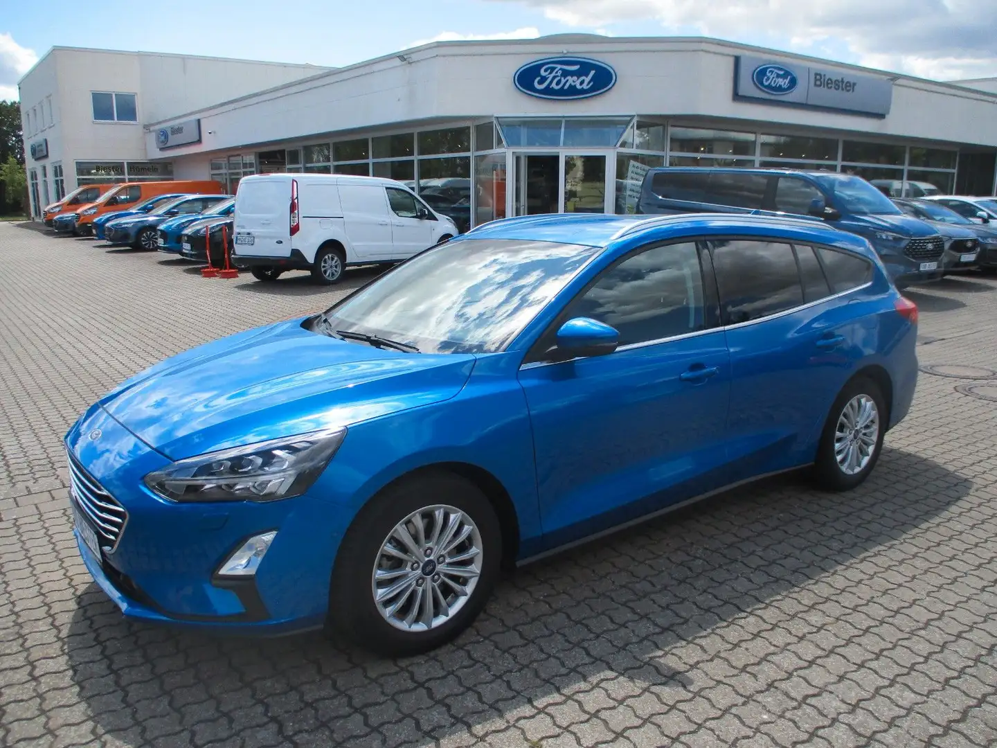 Ford Focus Turnier Titanium X  PDC+Cam+ASS+LED+AHK.ab Blau - 2