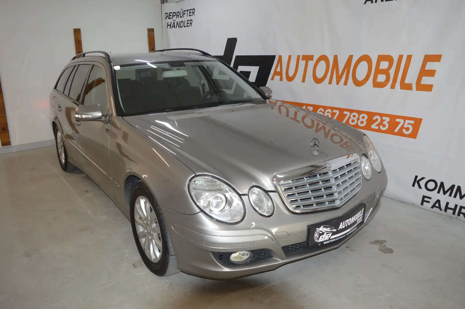 Mercedes-Benz E 220 CDI **2.Besitz**Navi**Serviceheft** Grau - 1