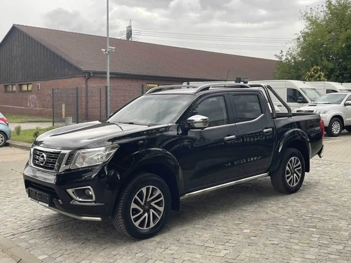 Nissan Navara 2.3 dCi Doka Double Cab 1H*Navi*RFK* Noir - 1