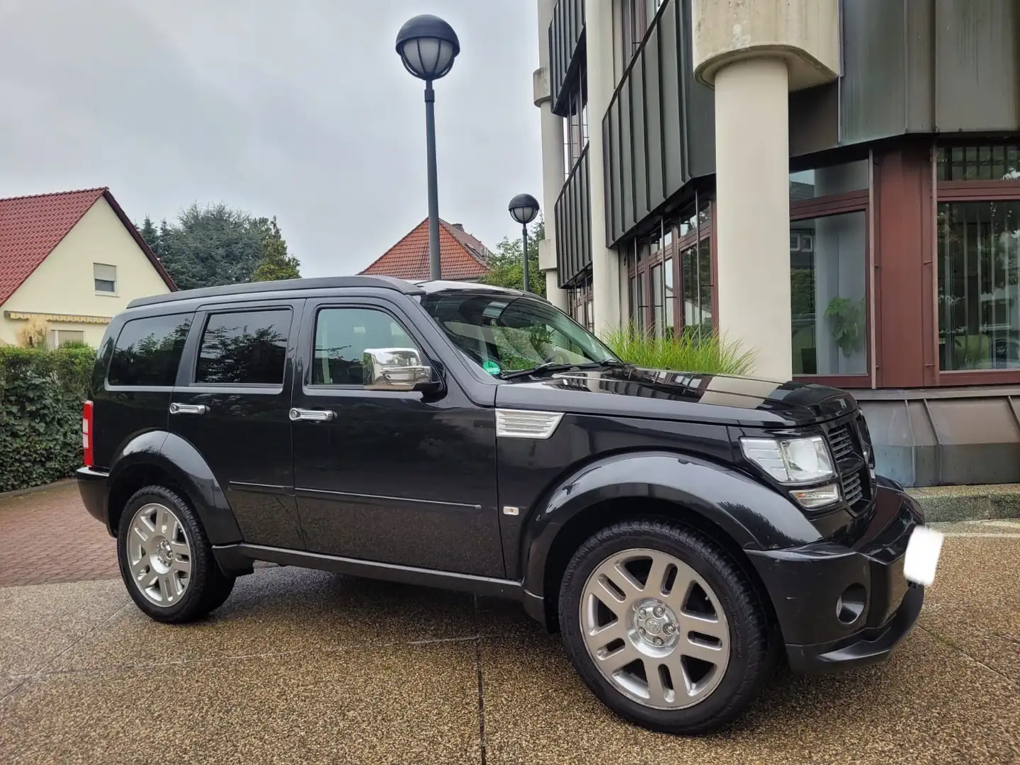 Dodge Nitro R/T Aut. 1 HD-LEDER-SHZ-SCHIEBEDACH-NAVI-PDC ! Schwarz - 2