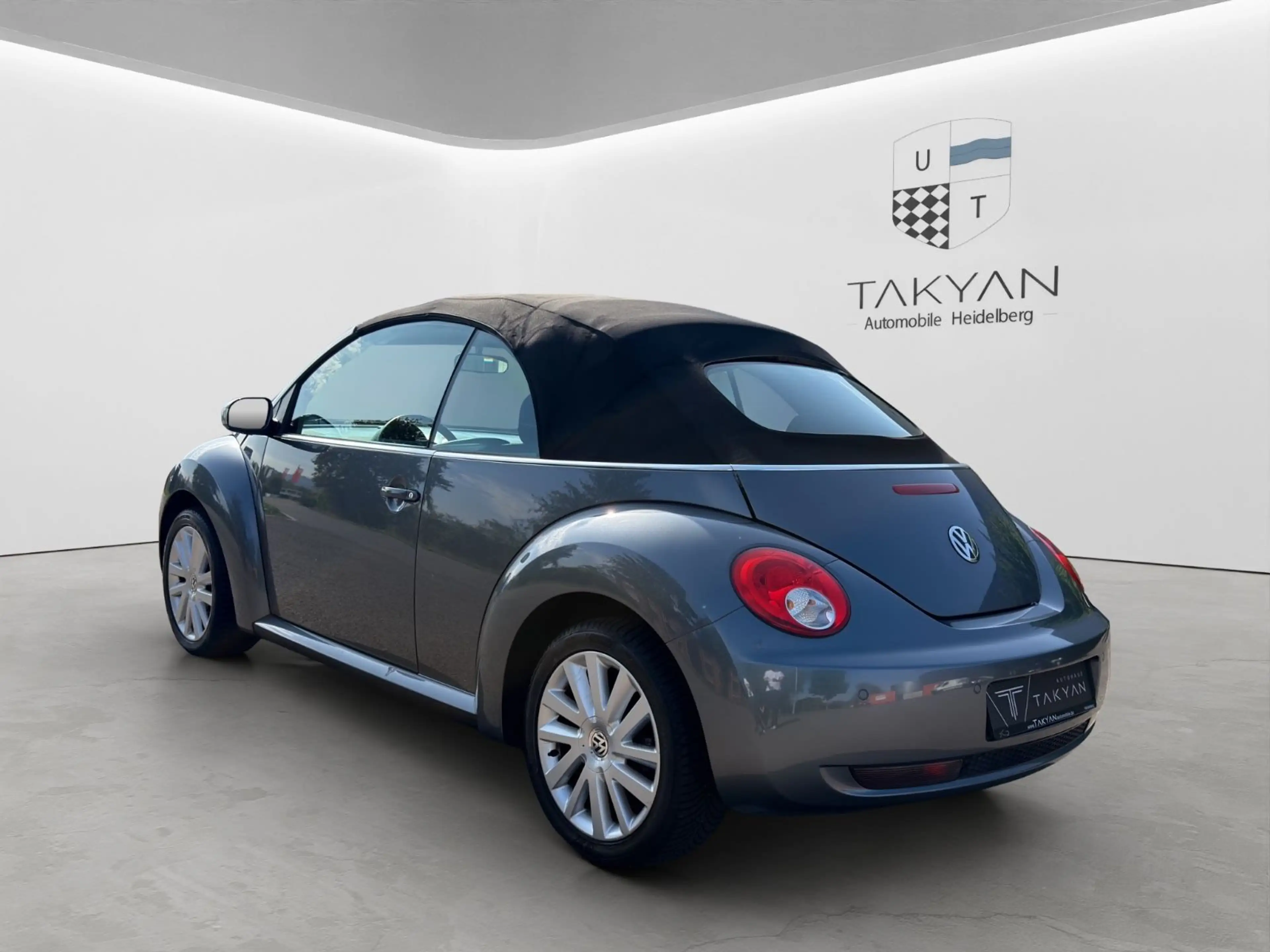 Volkswagen New Beetle Cabriolet 2.0 / Klima / SHZ / — photo 7