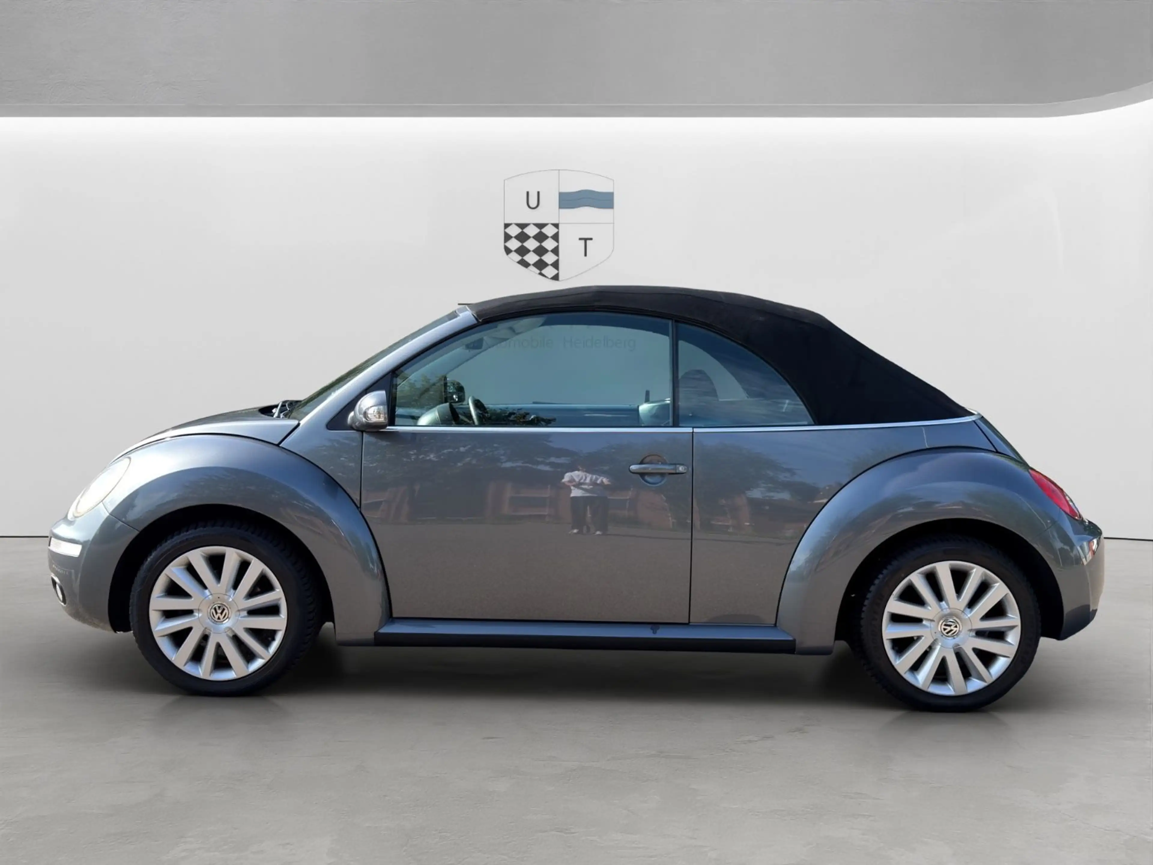 Volkswagen New Beetle Cabriolet 2.0 / Klima / SHZ / — photo 8