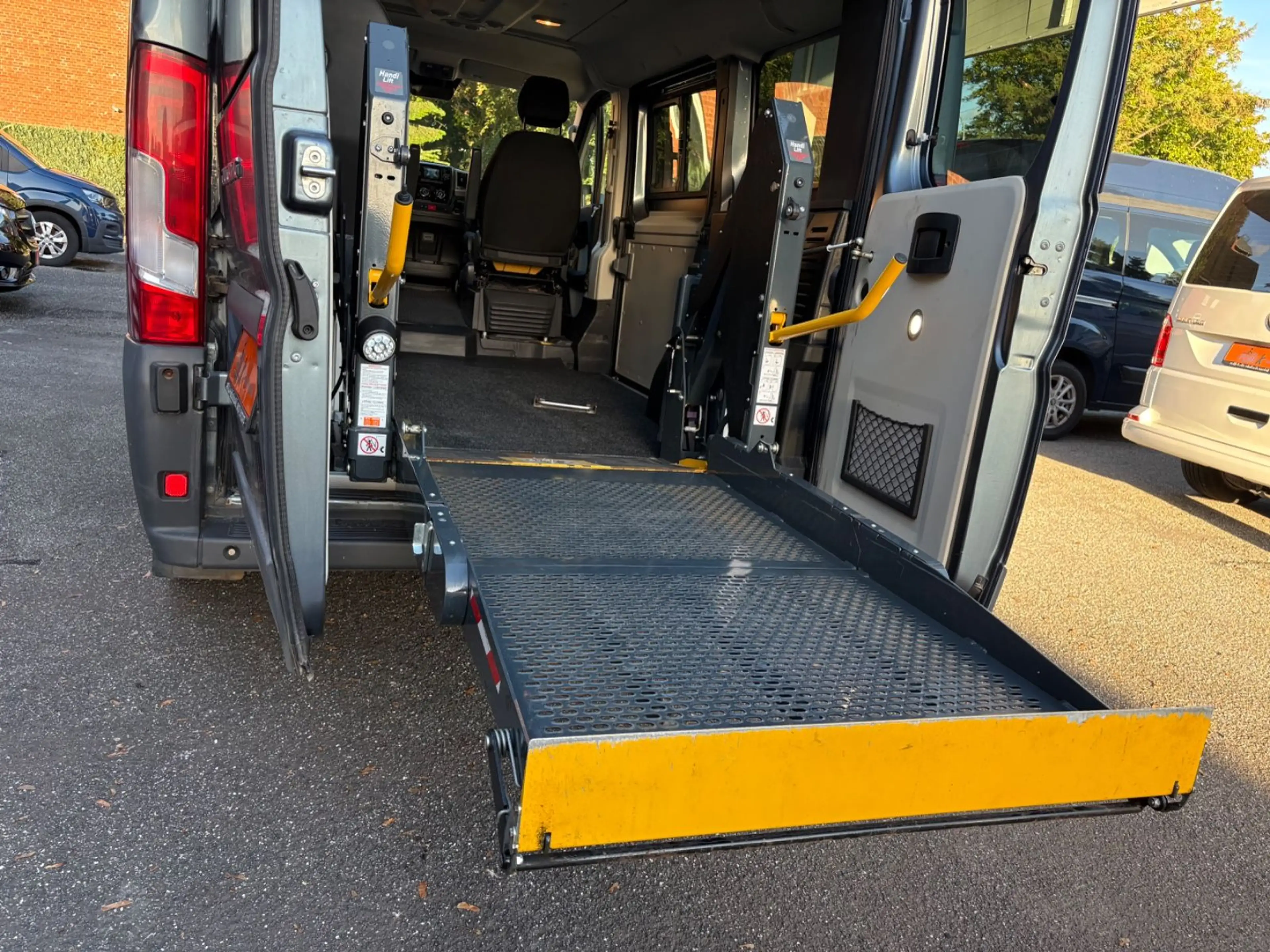 Fiat Ducato Aktiv/Passivfahrer Klima+Standhzg Automa.