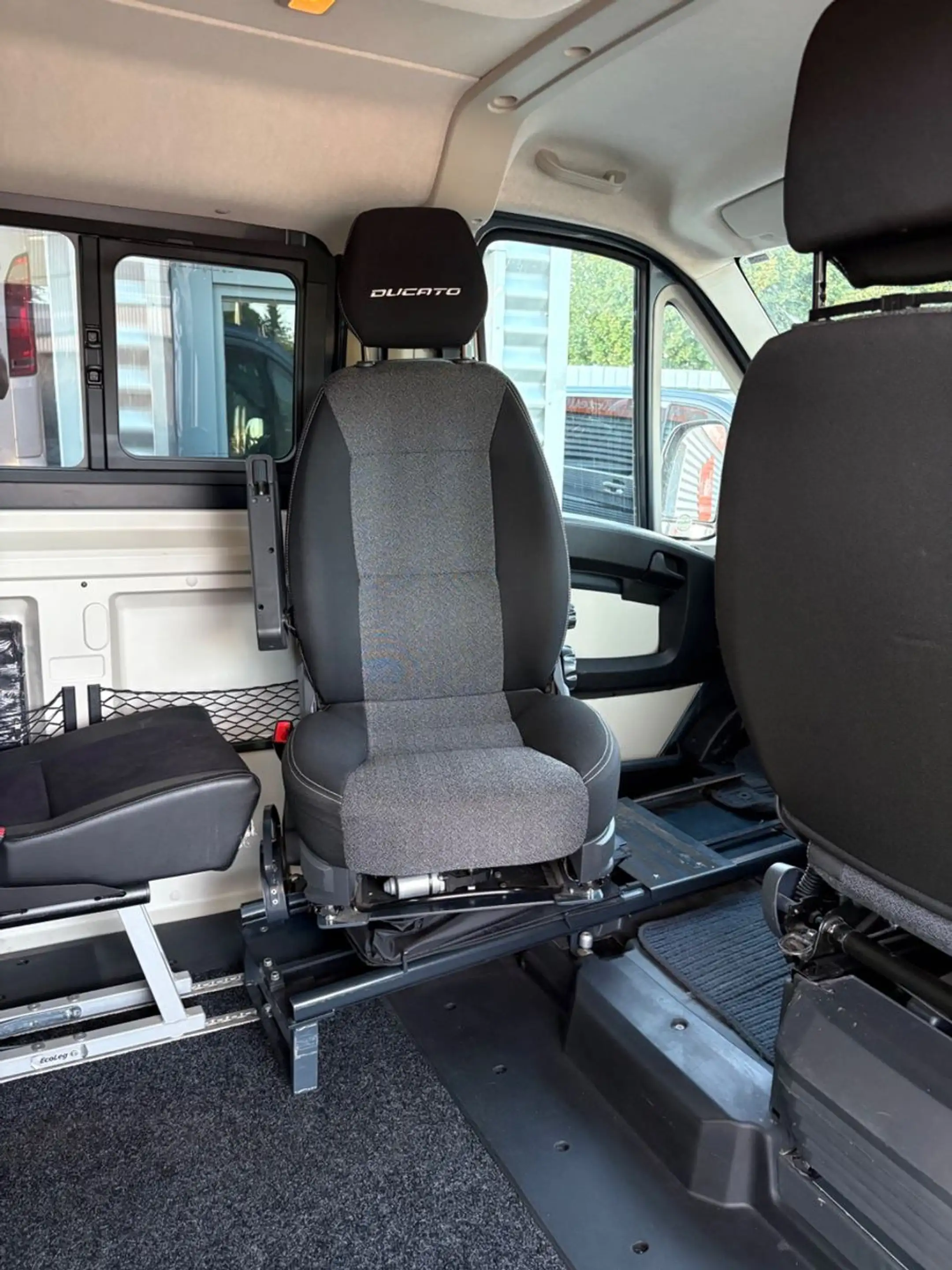 Fiat Ducato Aktiv/Passivfahrer Klima+Standhzg Automa. — photo 6