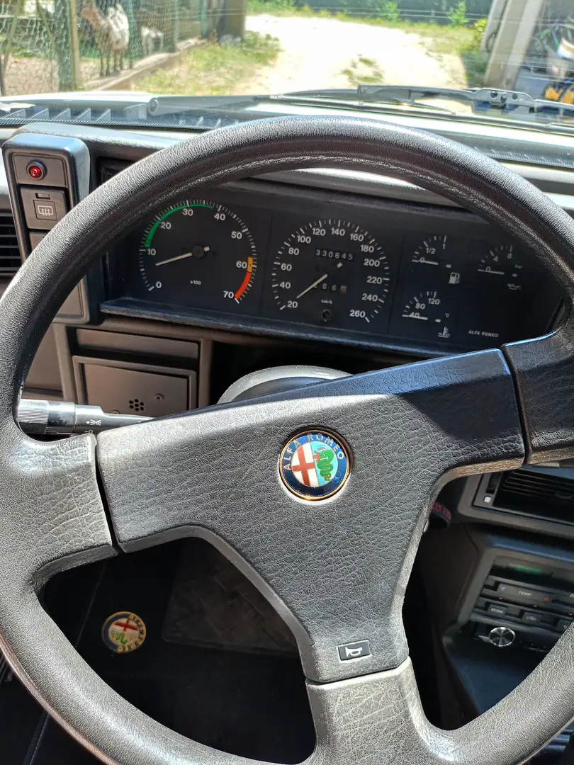 Alfa Romeo 75 75 2.0i ts Biały - 2
