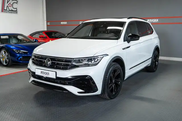Volkswagen Tiguan Allspace view 4