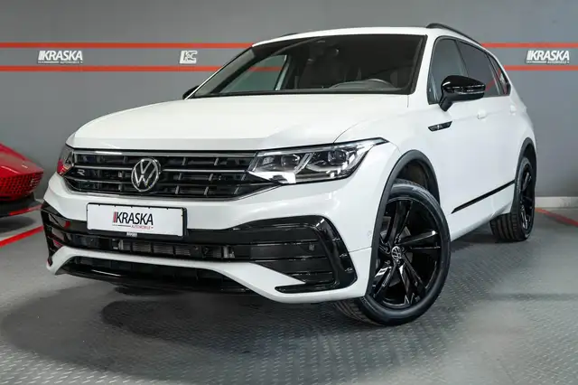 Volkswagen Tiguan Allspace view 2