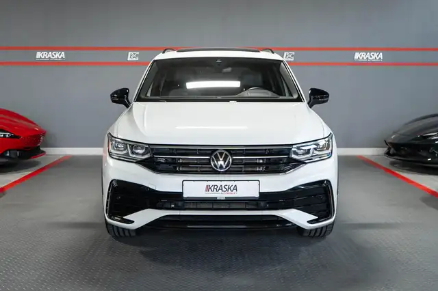 Volkswagen Tiguan Allspace view 5
