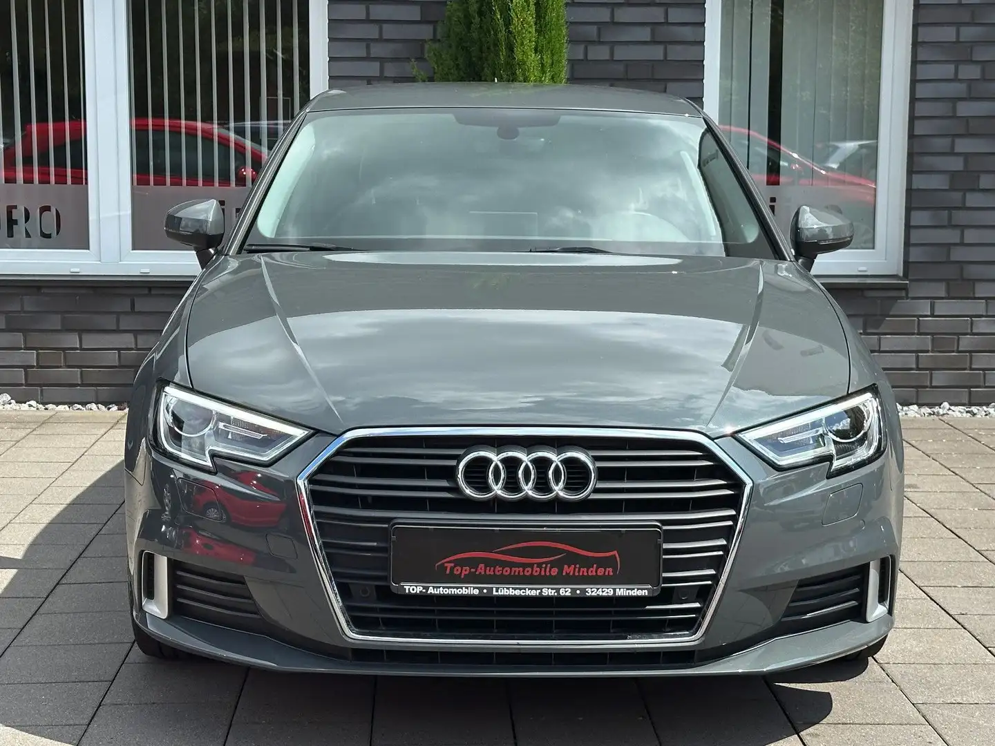 Audi A3 1.5 S-tronic Sportback Sport/Xenon/PDC/TÜVNeu Grau - 2