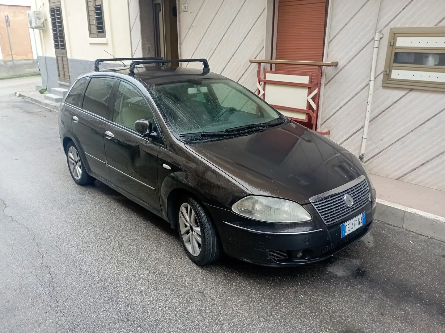 Fiat Croma 1.9 mjt 16v Must Marrón - 1