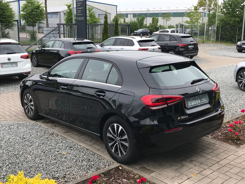 Mercedes-Benz A 180 d 8G Style Kamera LED T-Leder MBUX PDC — photo 5