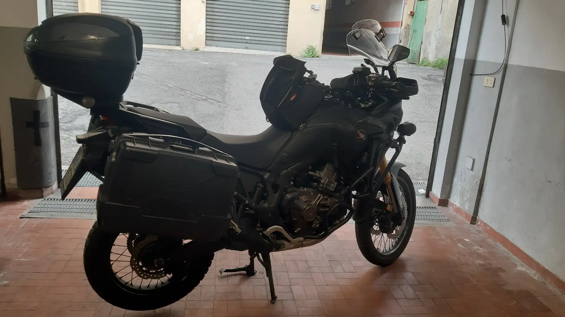 Honda CRF 1000 Fekete - 1