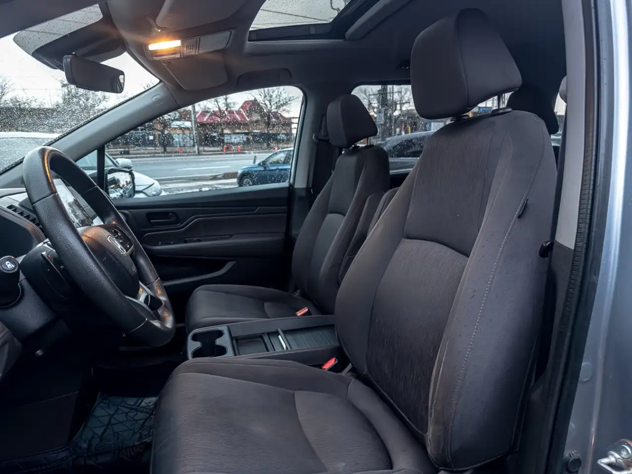 Honda Odyssey снимка Honda Odyssey