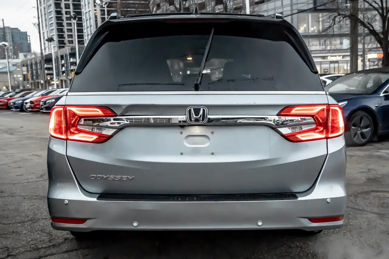 Honda Odyssey снимка Honda Odyssey