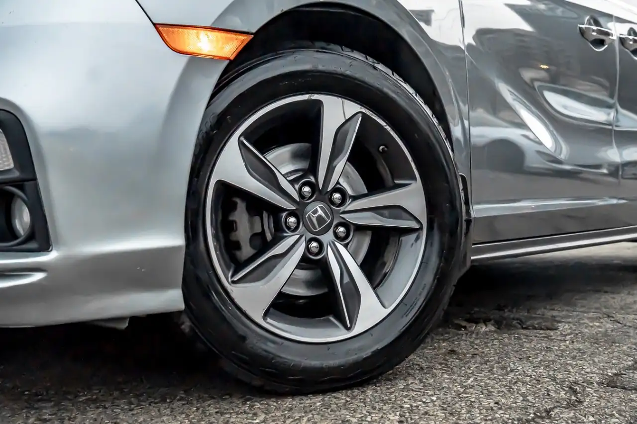 Honda Odyssey снимка Honda Odyssey