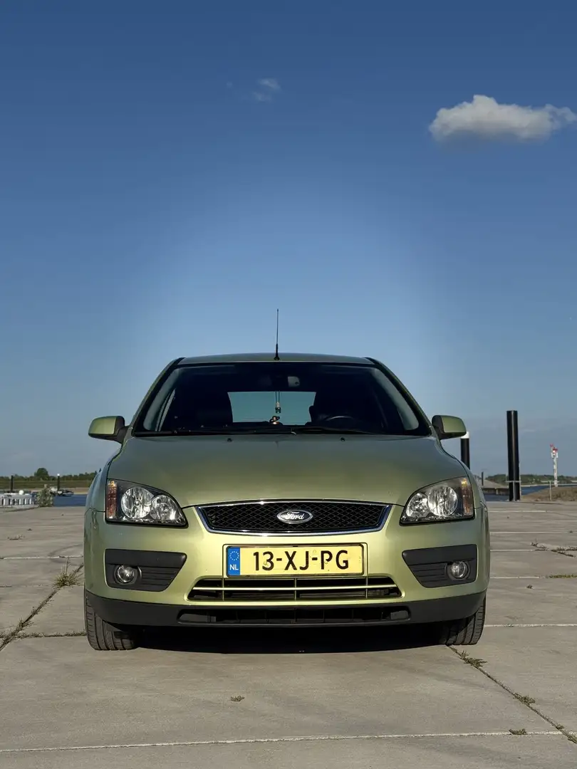 Ford Focus 1.6 16V Ghia Green - 1