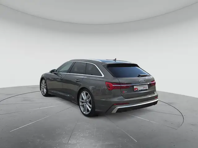 Audi S6 view 3