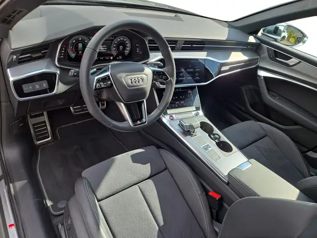 Audi S6 view 4