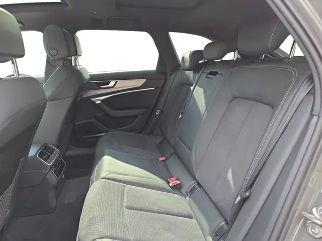 Audi S6 view 10