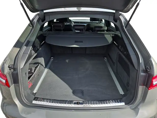 Audi S6 view 14