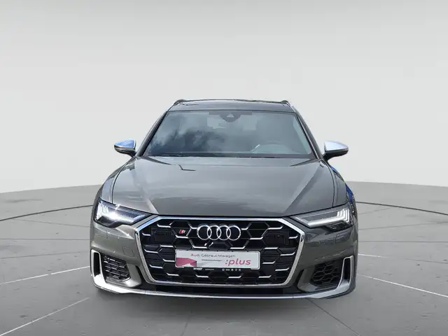 Audi S6 view 2