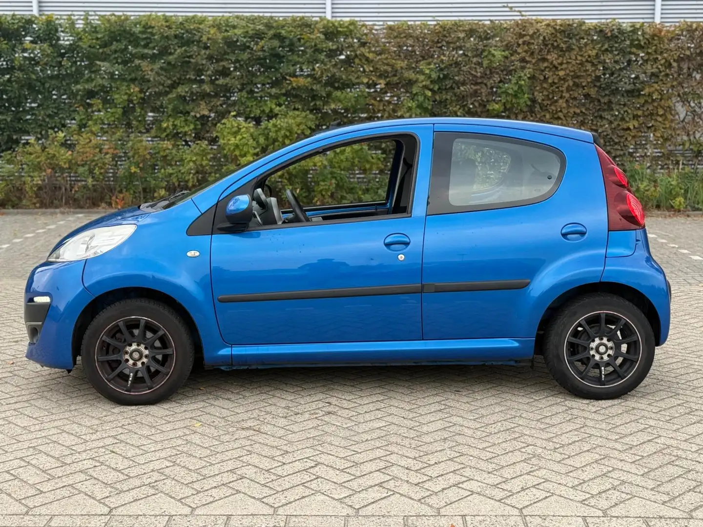 Peugeot 107 1.0 Active (INRUILKOOPJE) Blauw - 2