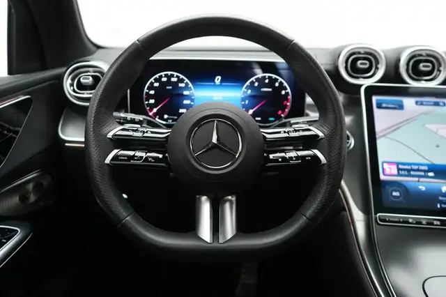Mercedes-Benz GLC view 14