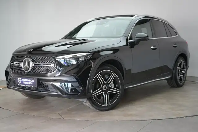 Mercedes-Benz GLC view 3