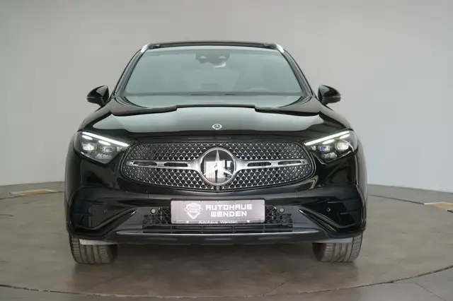 Mercedes-Benz GLC view 2
