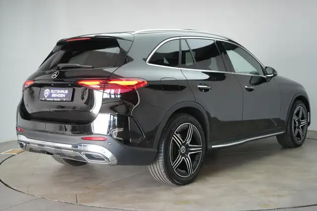 Mercedes-Benz GLC view 4