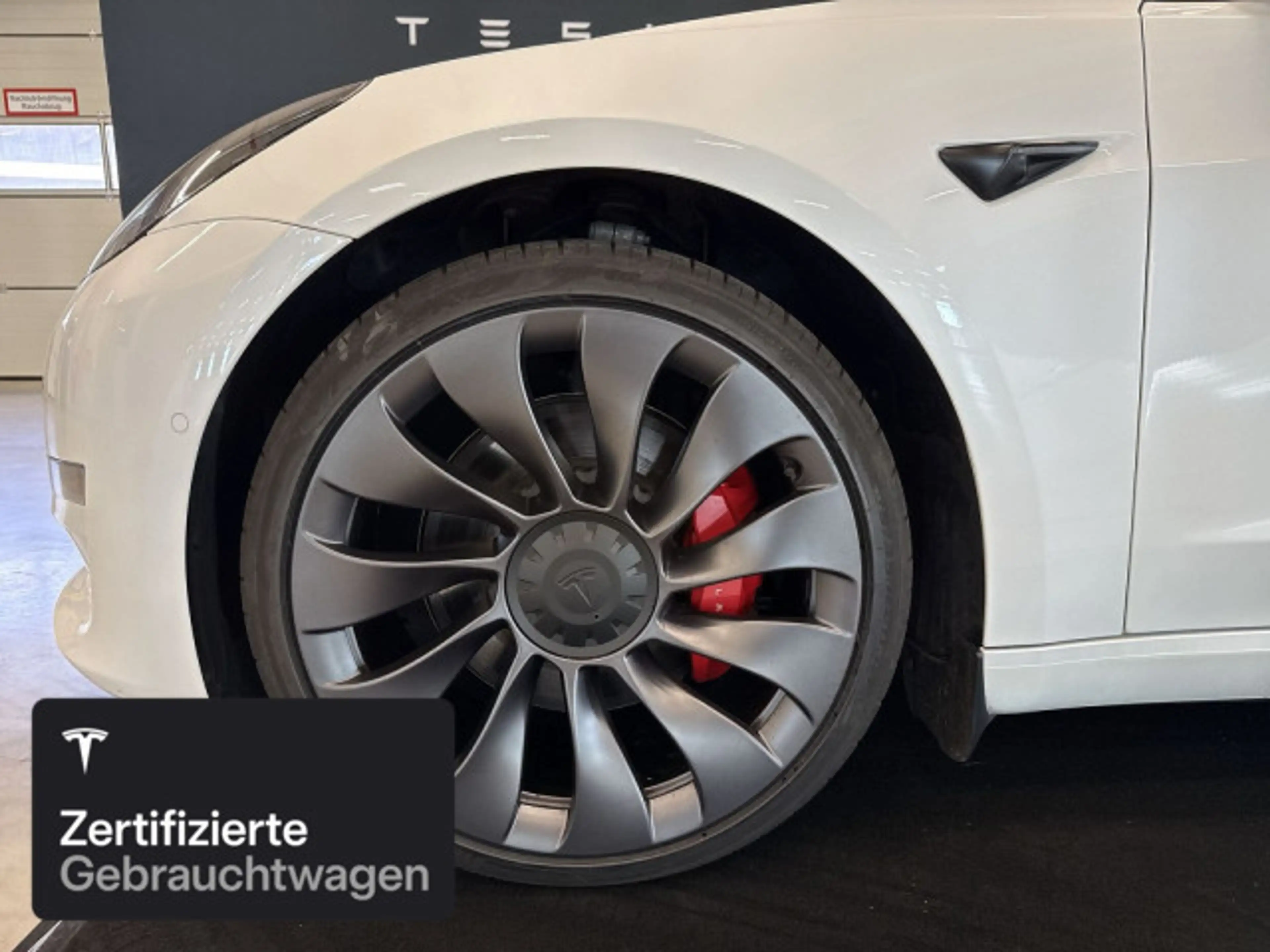 Tesla Model 3 Performance — photo 7