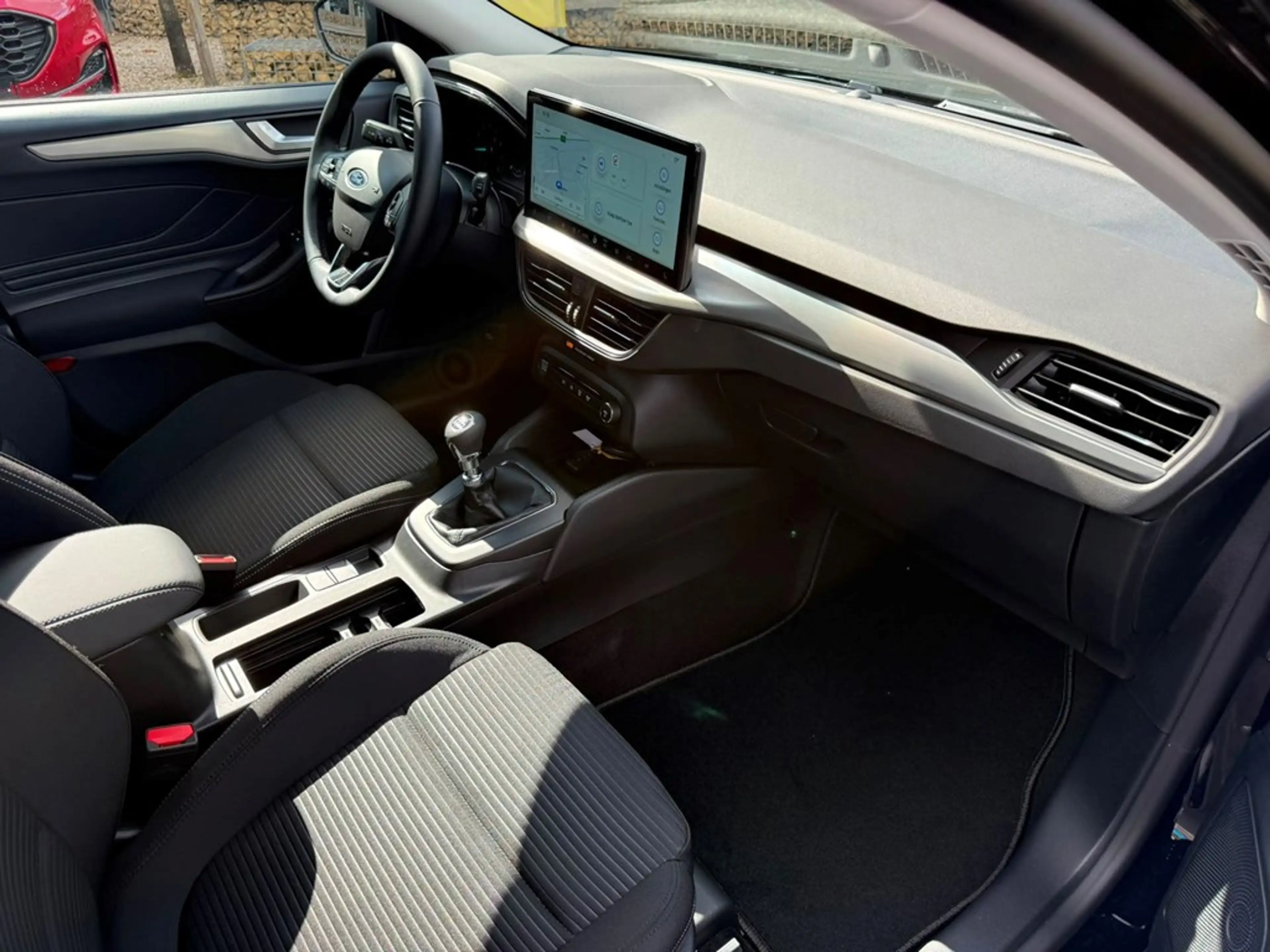 Ford Focus Clipper EcoBoost mHEV Titanium — photo 8