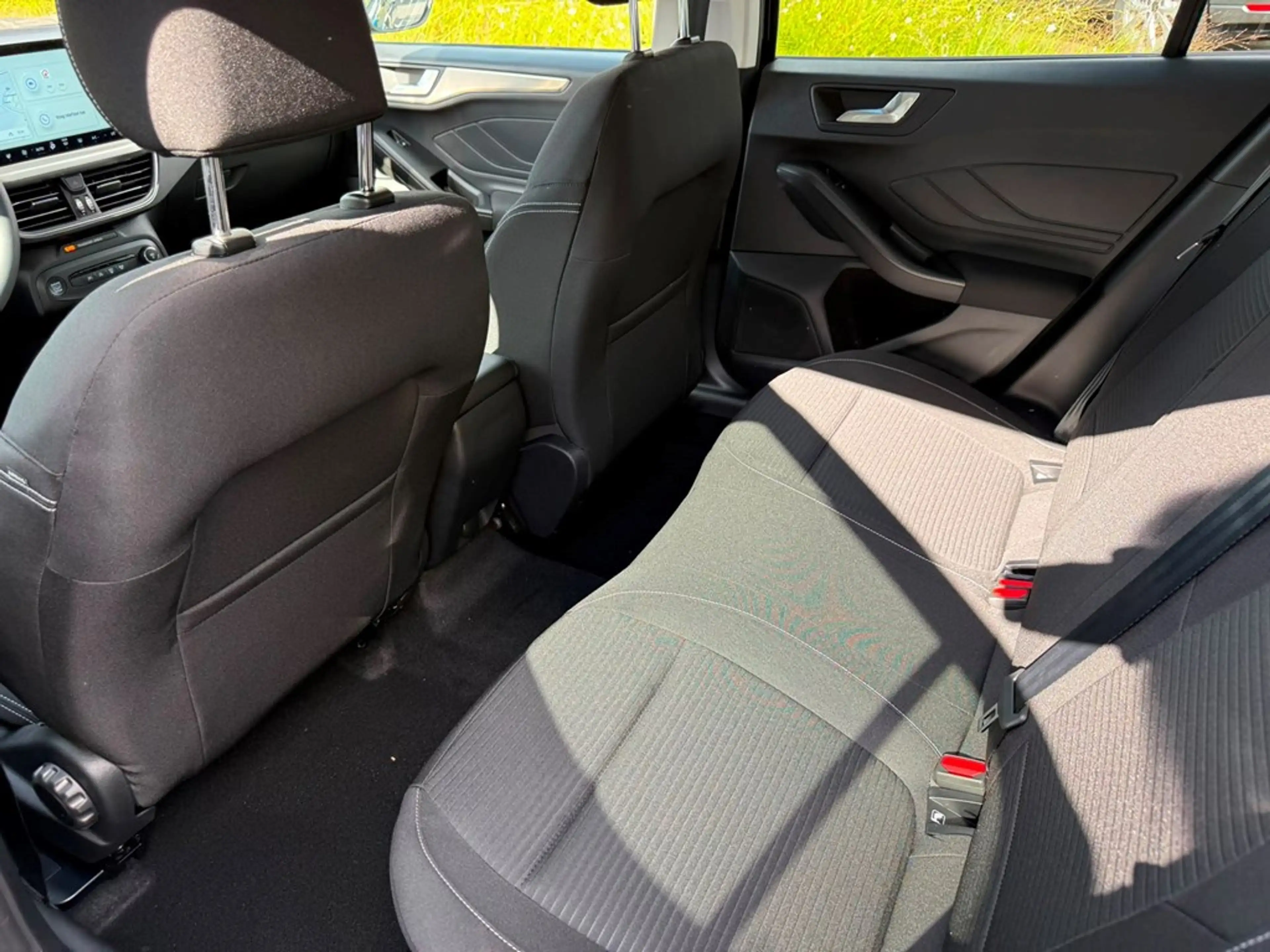 Ford Focus Clipper EcoBoost mHEV Titanium — photo 9