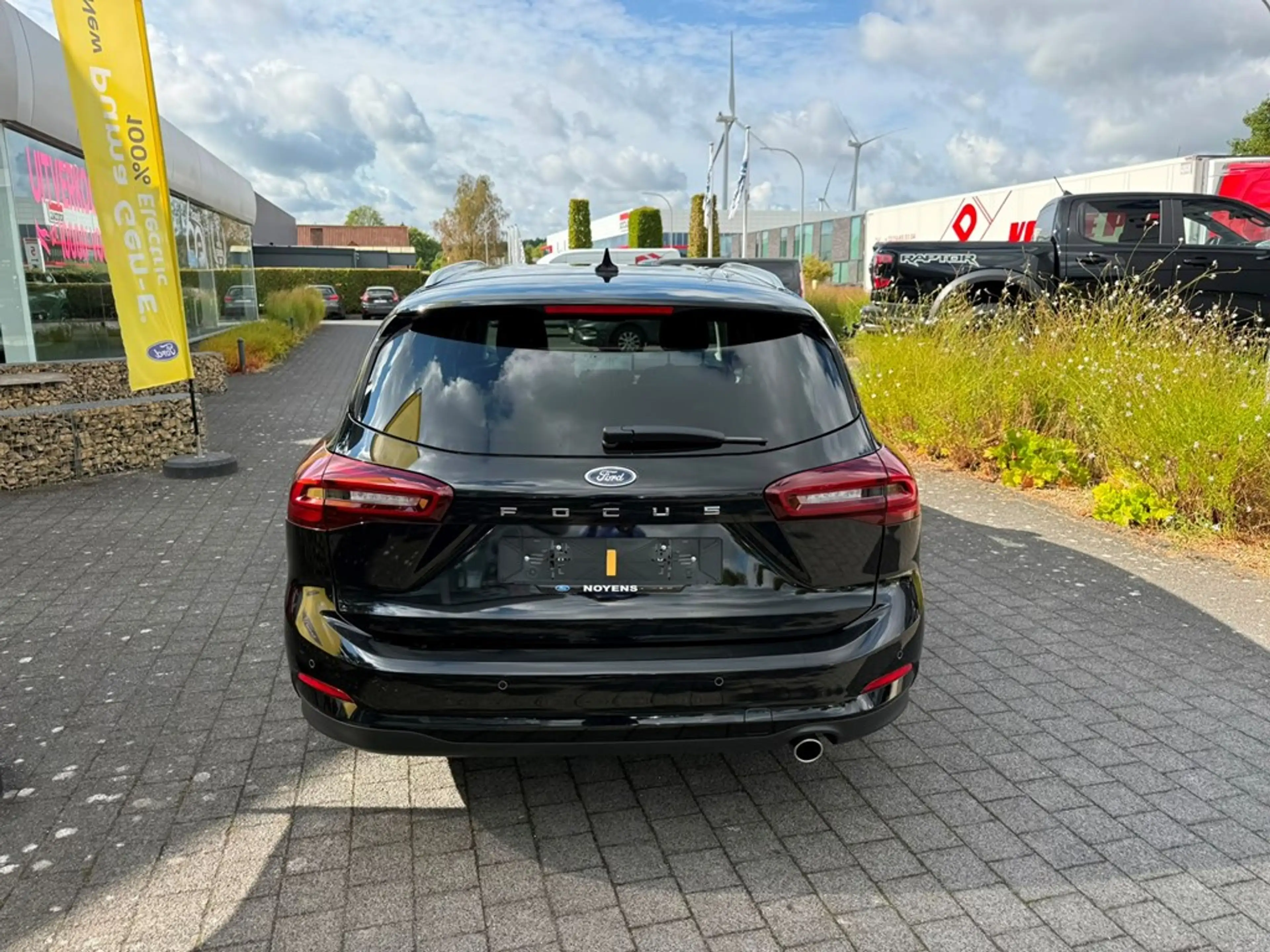 Ford Focus Clipper EcoBoost mHEV Titanium — photo 11